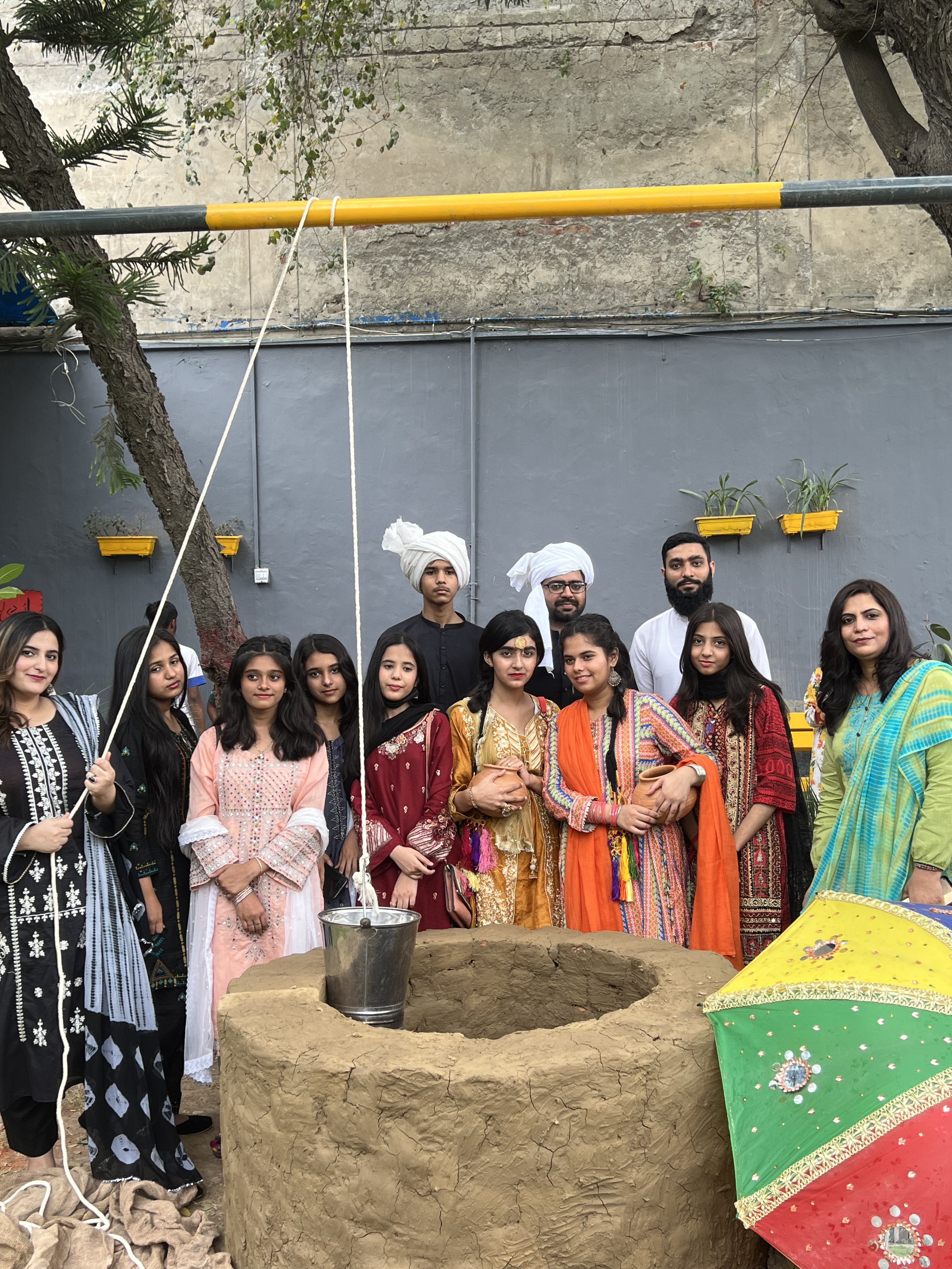 Thumbnail [100%x225]